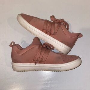 Steve Madden Lancer Sneaker